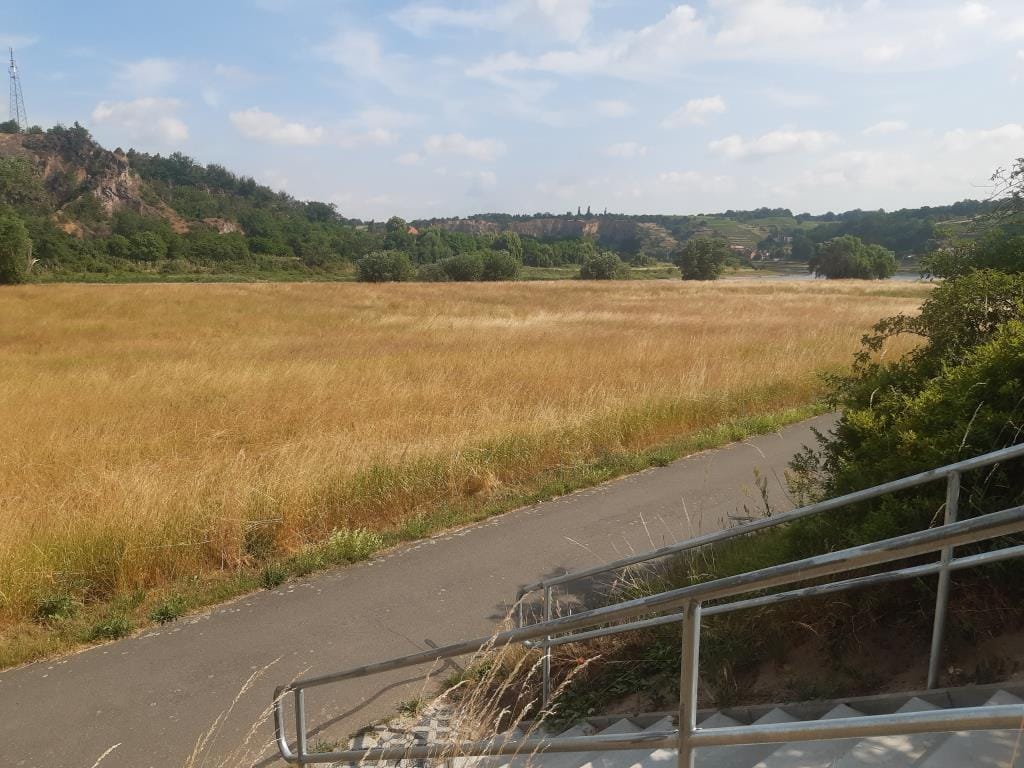 Bild von Voll erschlossenes Baugrundstück an der Sächsischen Weinstraße gelegen - Bauträgerfrei!!