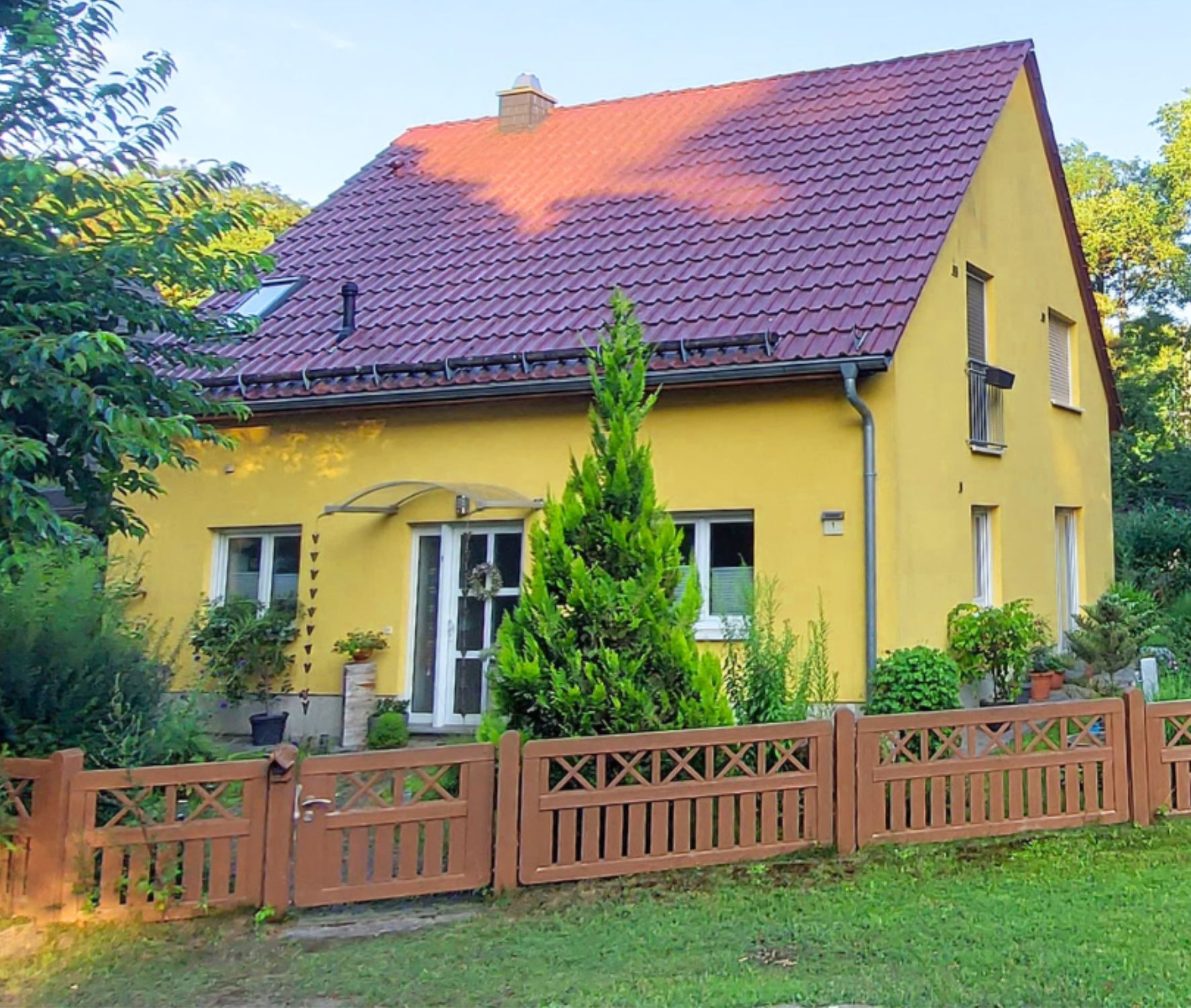 Bild von Flair 134 mit Flachdachgaube – Massivhaus für Familien