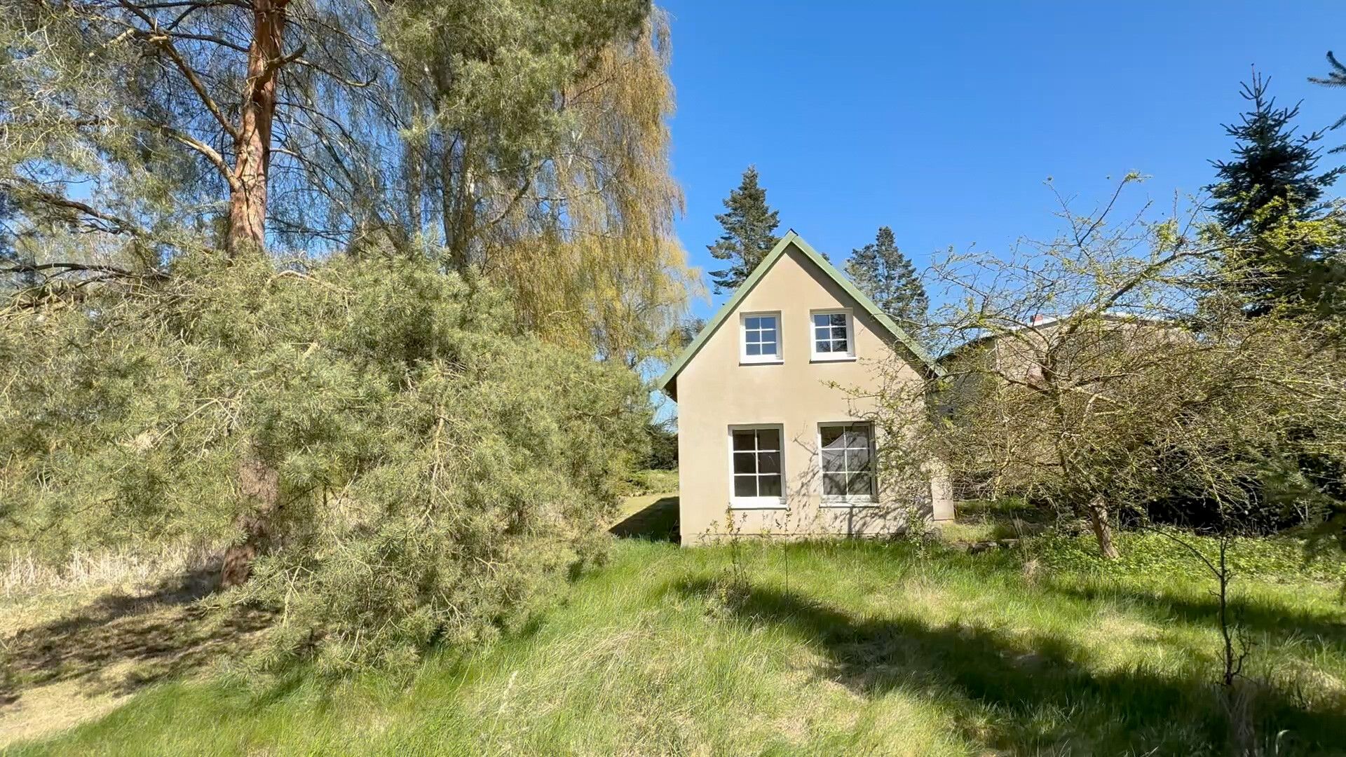 Bild von Schönes Land-Ensemble mit 2 Wohnhäusern auf 6.775  m² Grund in Klein Belitz, Landkreis Rostock