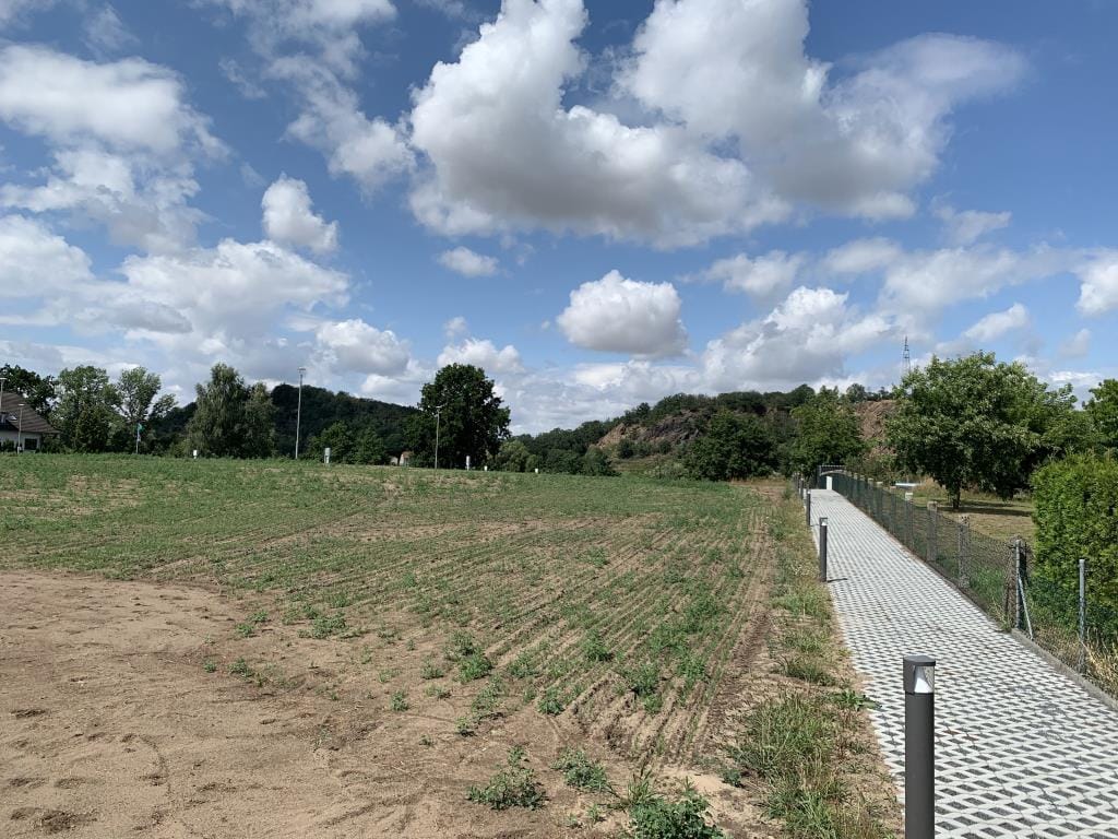 Bild von Großzügiges voll erschlossenes Baugrundstück an der Sächsischen Weinstraße gelegen