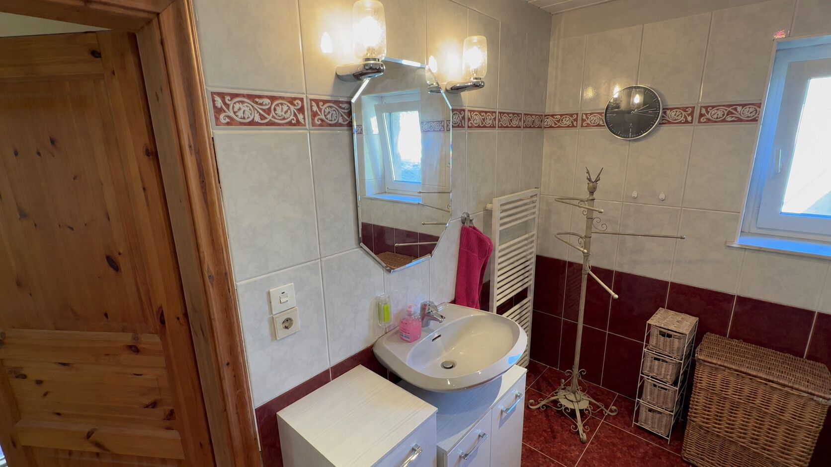 Bild von Schönes Land-Ensemble mit 2 Wohnhäusern auf 6.775  m² Grund in Klein Belitz, Landkreis Rostock